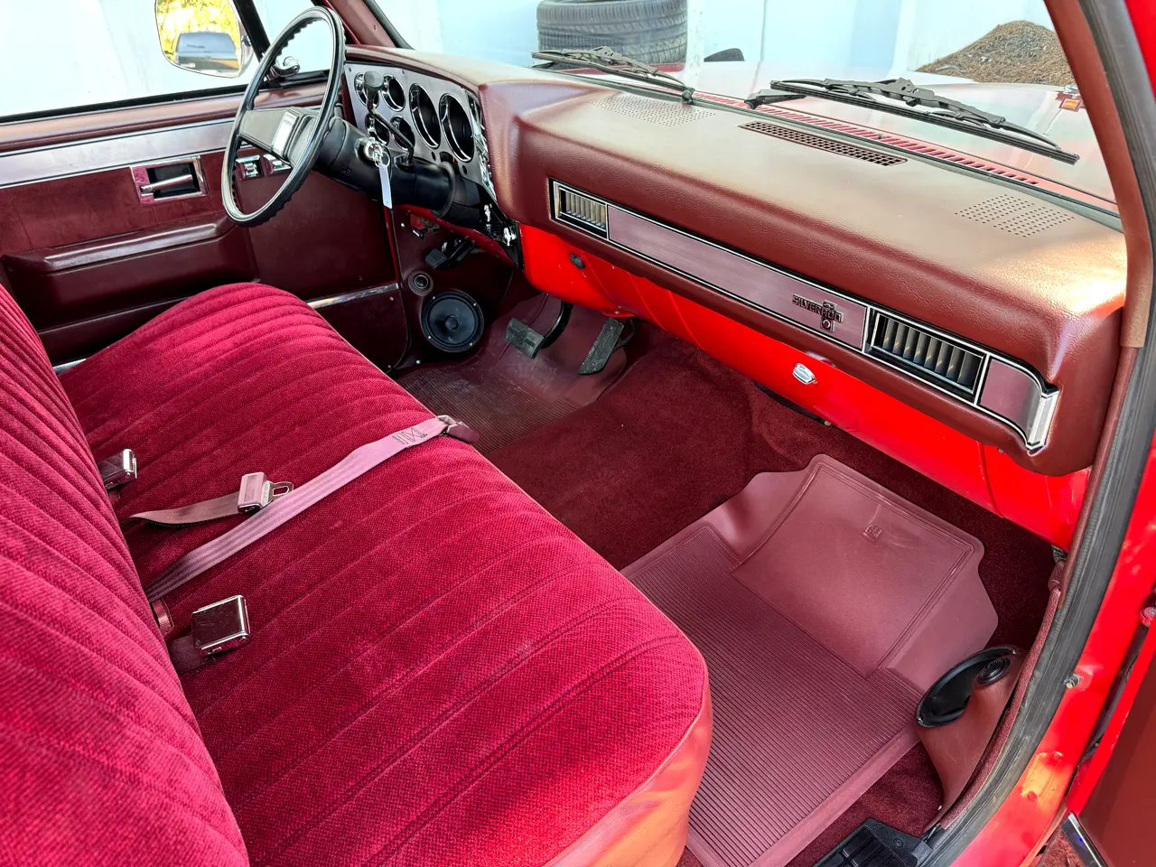 Seat right